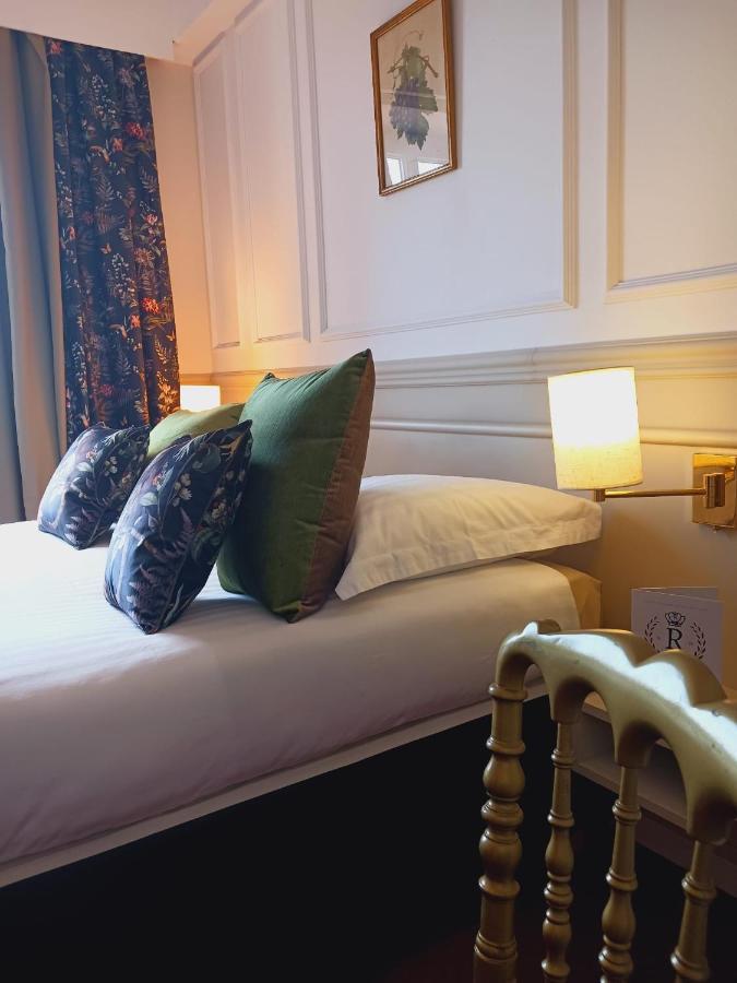 Hotel Logis Le Relais Imperial Saint-Vallier-de-Thiey Exterior foto