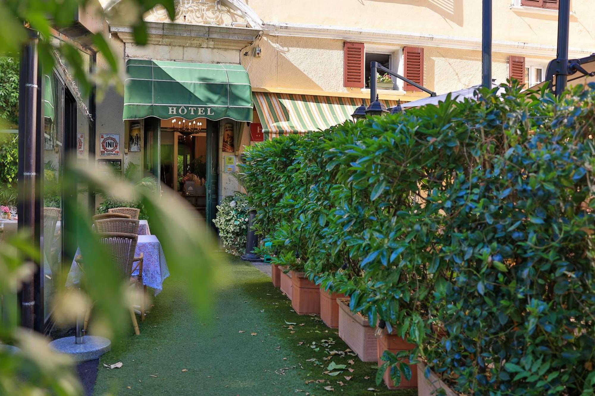 Hotel Logis Le Relais Imperial Saint-Vallier-de-Thiey Exterior foto