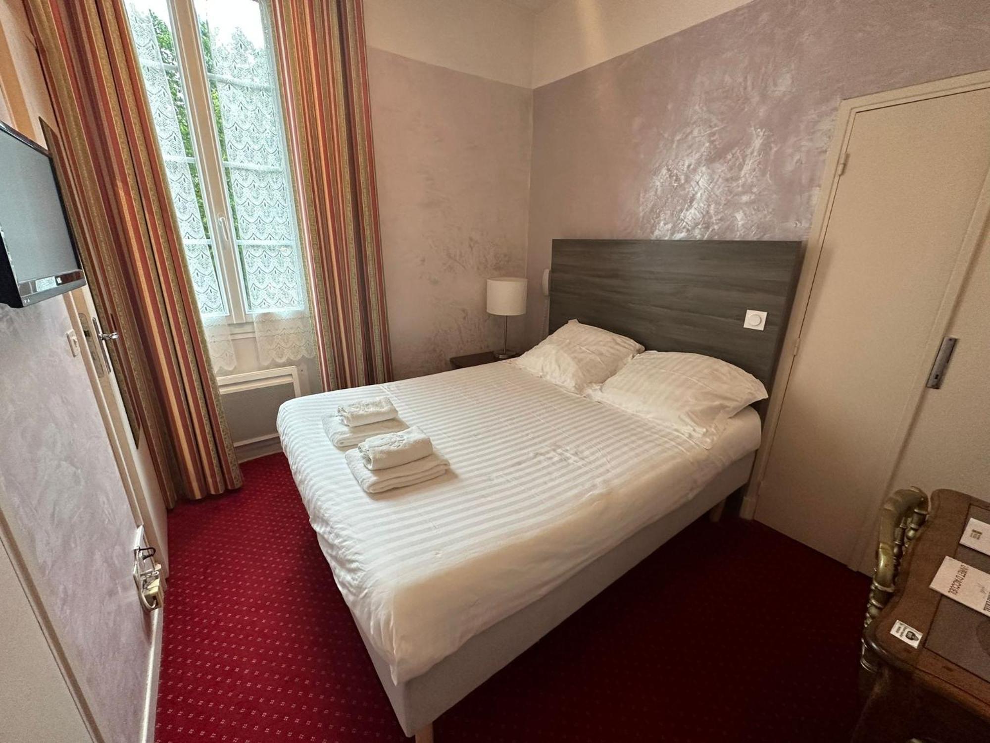 Hotel Logis Le Relais Imperial Saint-Vallier-de-Thiey Exterior foto