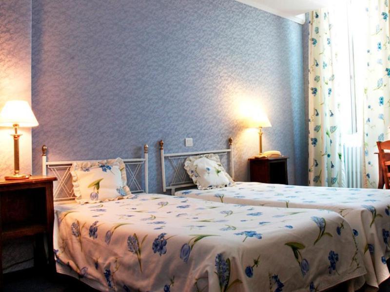 Hotel Logis Le Relais Imperial Saint-Vallier-de-Thiey Exterior foto